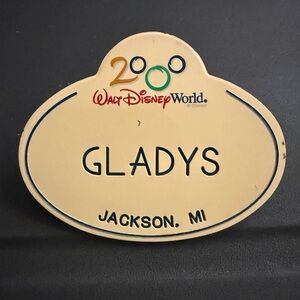 Disney- Walt Disney World 2000 Cast Member Name Badge - Gladys Jackson, MI